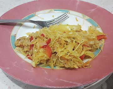 тушенная капуста с овощами очень вкусная